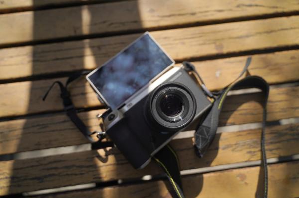 Five Best Budget-Friendly Vlogging Cameras