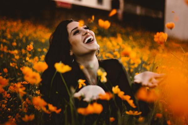 Pro Tricks: Simple Ways to Capture Natural Smiles in Your Photos