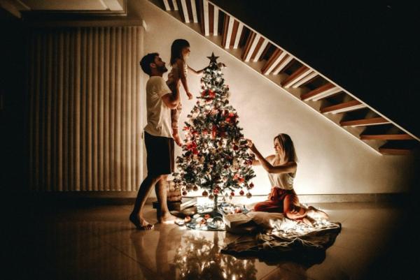 Create a Home Studio for the Best Festive Snaps This Christmas